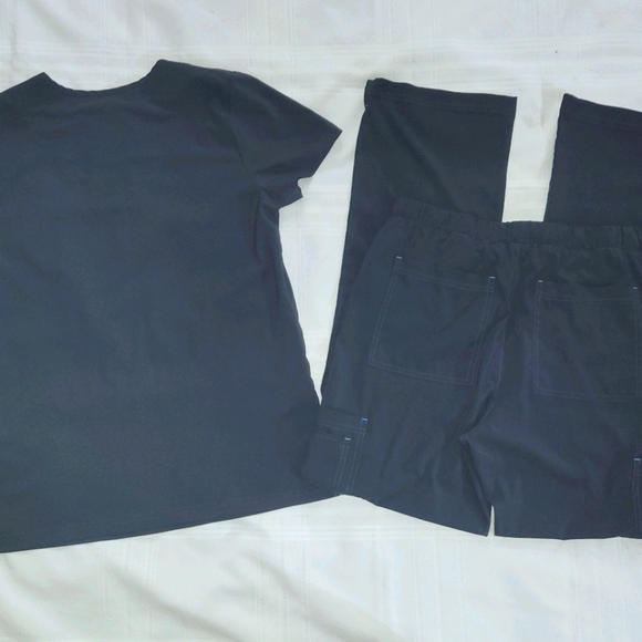 Koi Basics Scrub Set in Charcoal Grey size Small - Picture 5 of 5